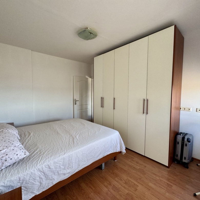 Šibenik, Centar: Prostran jednosoban stan nadomak rive s prekrasnim pogledom 50m2